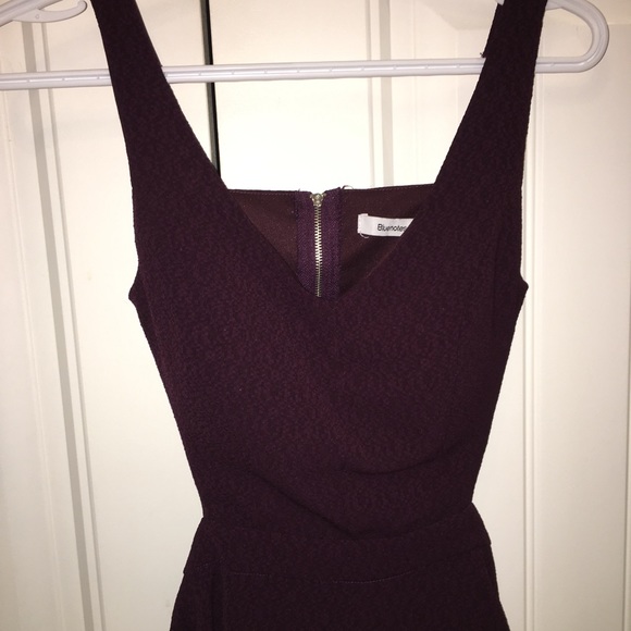 Open back purple dress 😍 - Picture 2 of 4